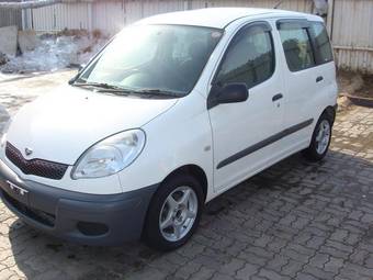 2003 Toyota Funcargo Photos