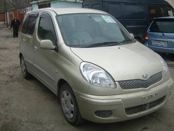 2003 Toyota Funcargo Pictures