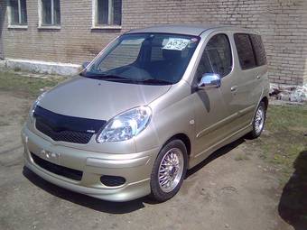 2003 Toyota Funcargo Photos