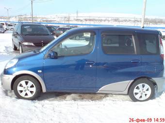 2003 Toyota Funcargo Pictures