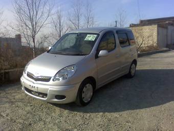 2003 Toyota Funcargo Pictures