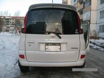 2003 Toyota Funcargo Photos