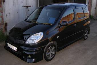 2003 Toyota Funcargo Images