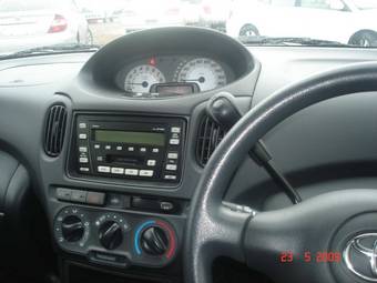 2003 Toyota Funcargo Pictures