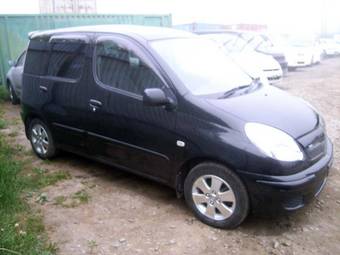 2003 Toyota Funcargo Photos