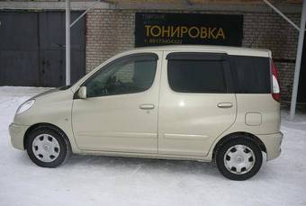 2003 Toyota Funcargo Photos