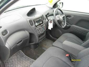 2003 Toyota Funcargo Pictures