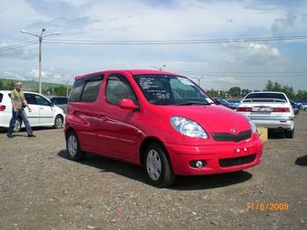 2003 Toyota Funcargo Pictures