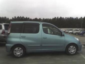 2003 Toyota Funcargo Pictures