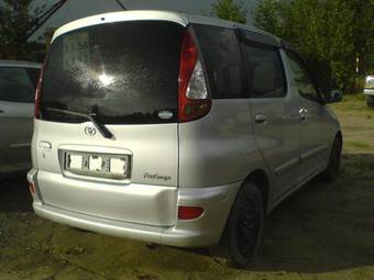 2003 Toyota Funcargo Pictures