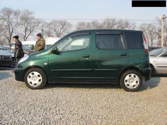 2003 Toyota Funcargo Photos