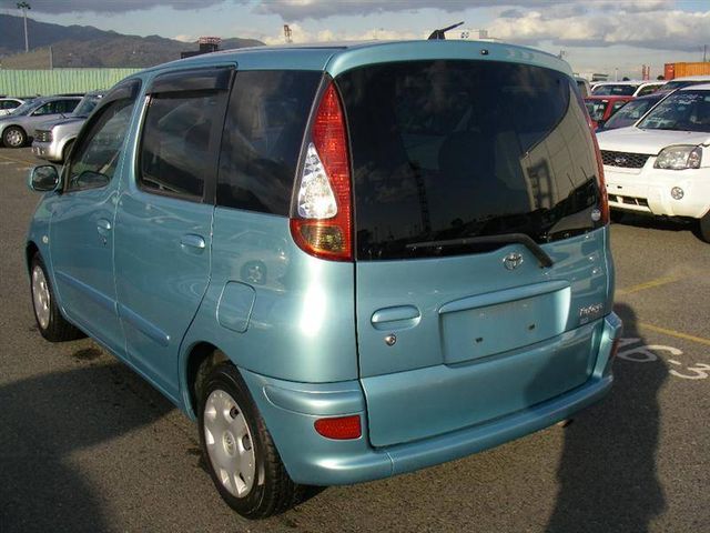 2004 Toyota Funcargo