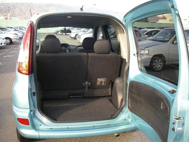 2004 Toyota Funcargo