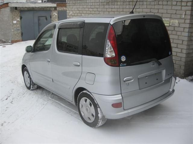 2004 Toyota Funcargo