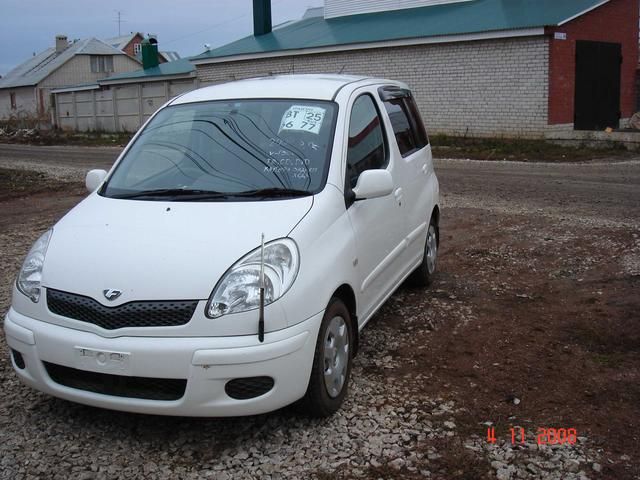 2004 Toyota Funcargo