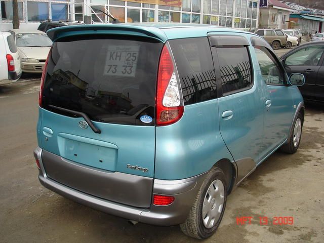 2004 Toyota Funcargo