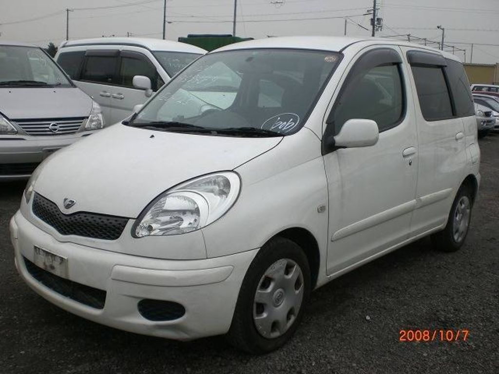 2004 Toyota Funcargo