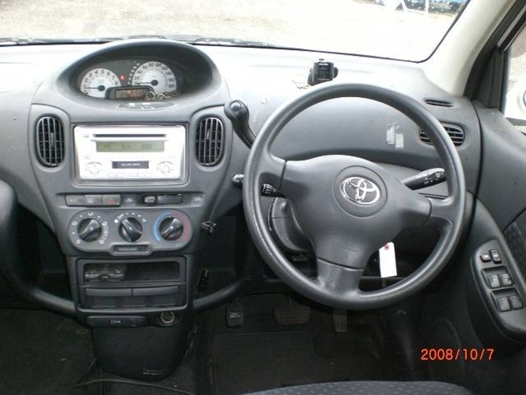 2004 Toyota Funcargo