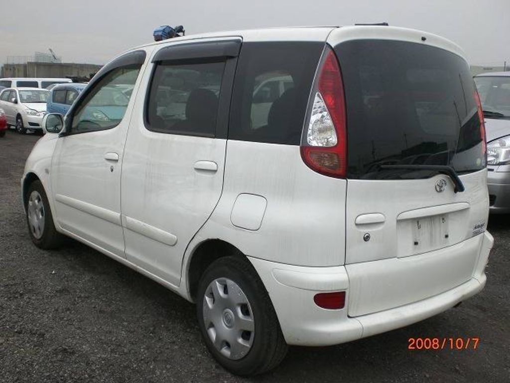 2004 Toyota Funcargo