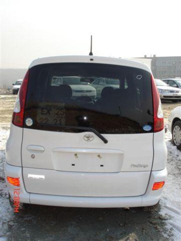 2004 Toyota Funcargo