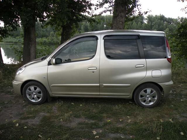 2004 Toyota Funcargo