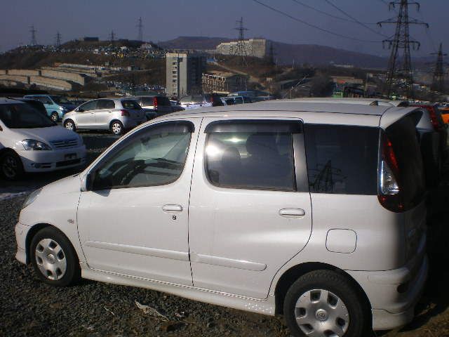 2004 Toyota Funcargo