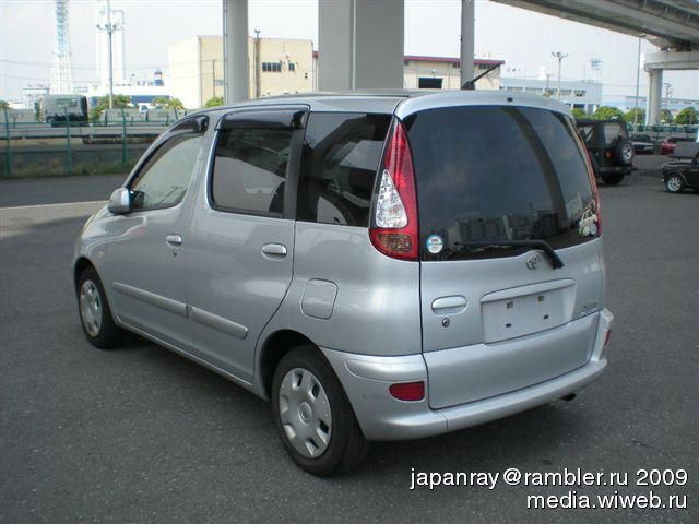 2004 Toyota Funcargo