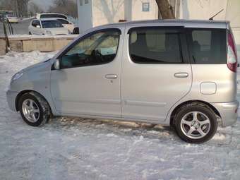 2004 Toyota Funcargo Photos