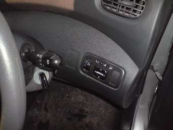 2004 Toyota Funcargo Images