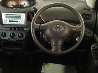 2004 Toyota Funcargo Photos