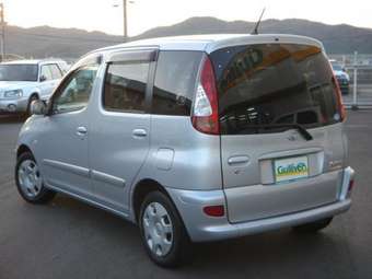 2004 Toyota Funcargo Pictures