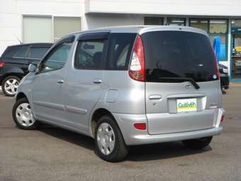 2004 Toyota Funcargo Pictures