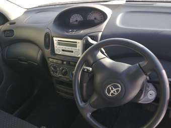 2004 Toyota Funcargo Photos