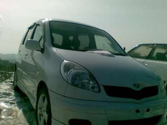 2004 Toyota Funcargo Photos