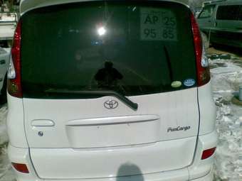 2004 Toyota Funcargo Photos