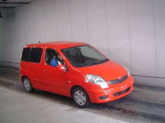 2004 Toyota Funcargo Pictures