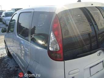 2004 Toyota Funcargo Pictures