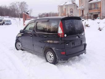 2004 Toyota Funcargo Pictures