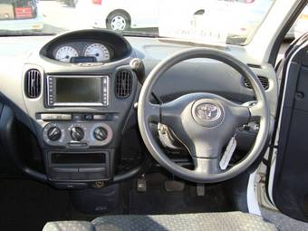 2004 Toyota Funcargo Pics