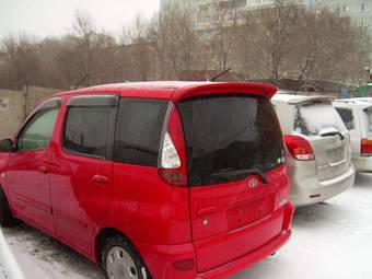 2004 Toyota Funcargo Photos