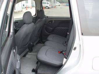 2004 Toyota Funcargo Pictures