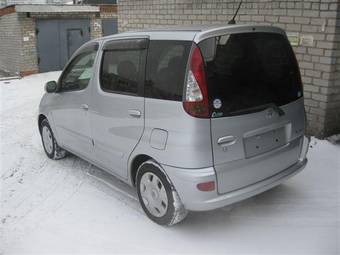 2004 Toyota Funcargo Pictures
