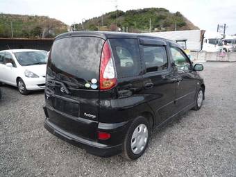 2004 Toyota Funcargo Pictures
