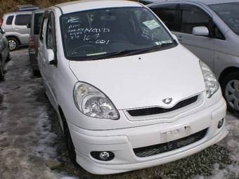 2004 Toyota Funcargo Photos