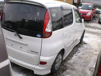 2004 Toyota Funcargo Photos