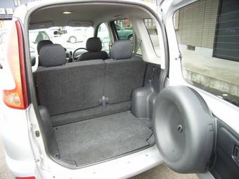 2004 Toyota Funcargo Pictures