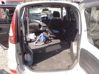 2004 Toyota Funcargo Photos