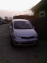 2004 Toyota Funcargo Images