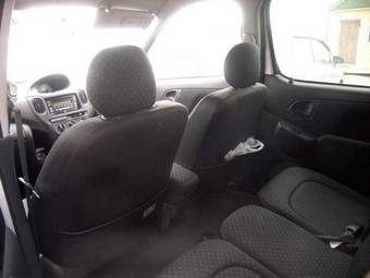 2004 Toyota Funcargo Photos