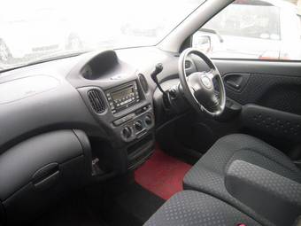 2004 Toyota Funcargo Pictures